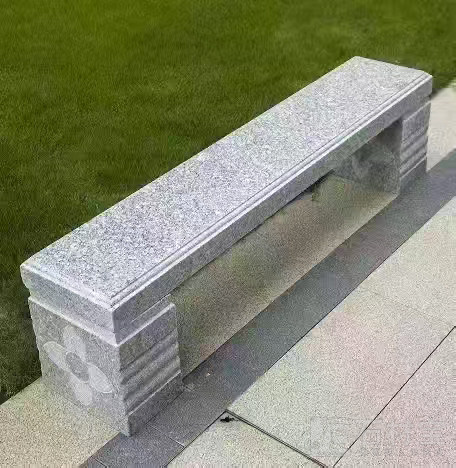 石凳
