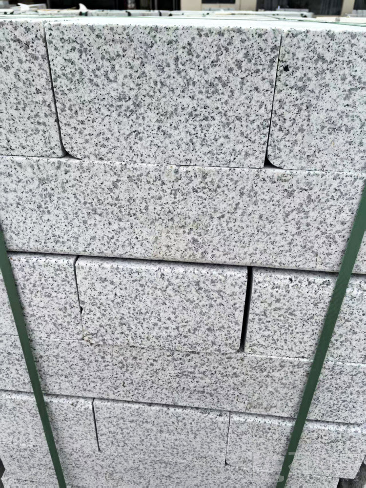 路沿石