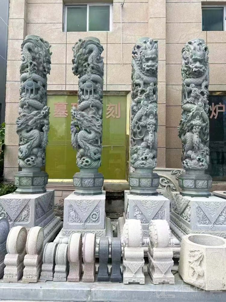 龙纹柱