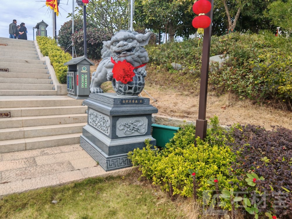 芝麻黑花岗岩石雕南方狮子石雕献钱狮献财狮石狮子
