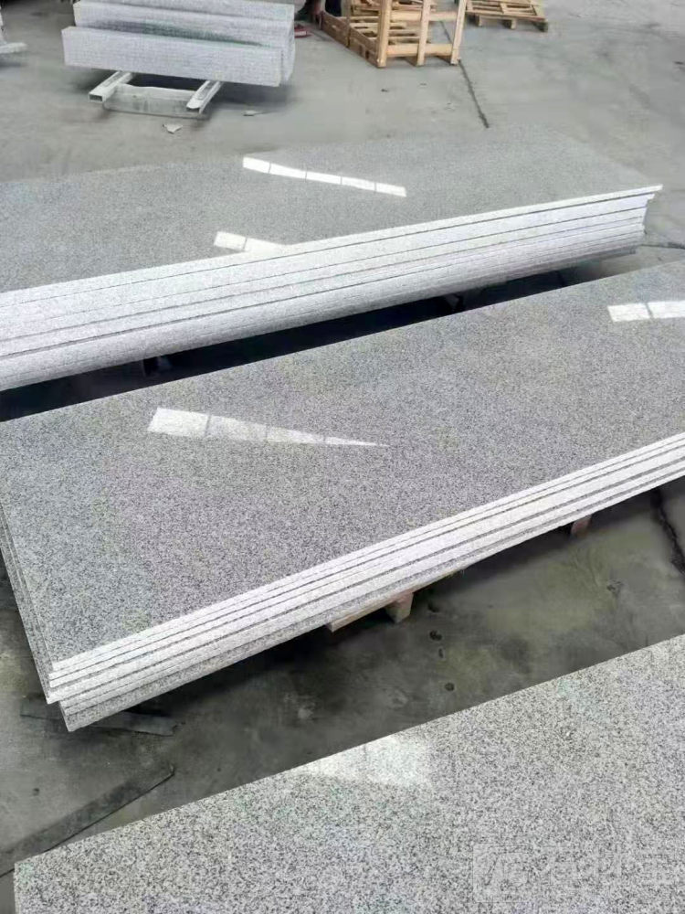 芝麻白光面板