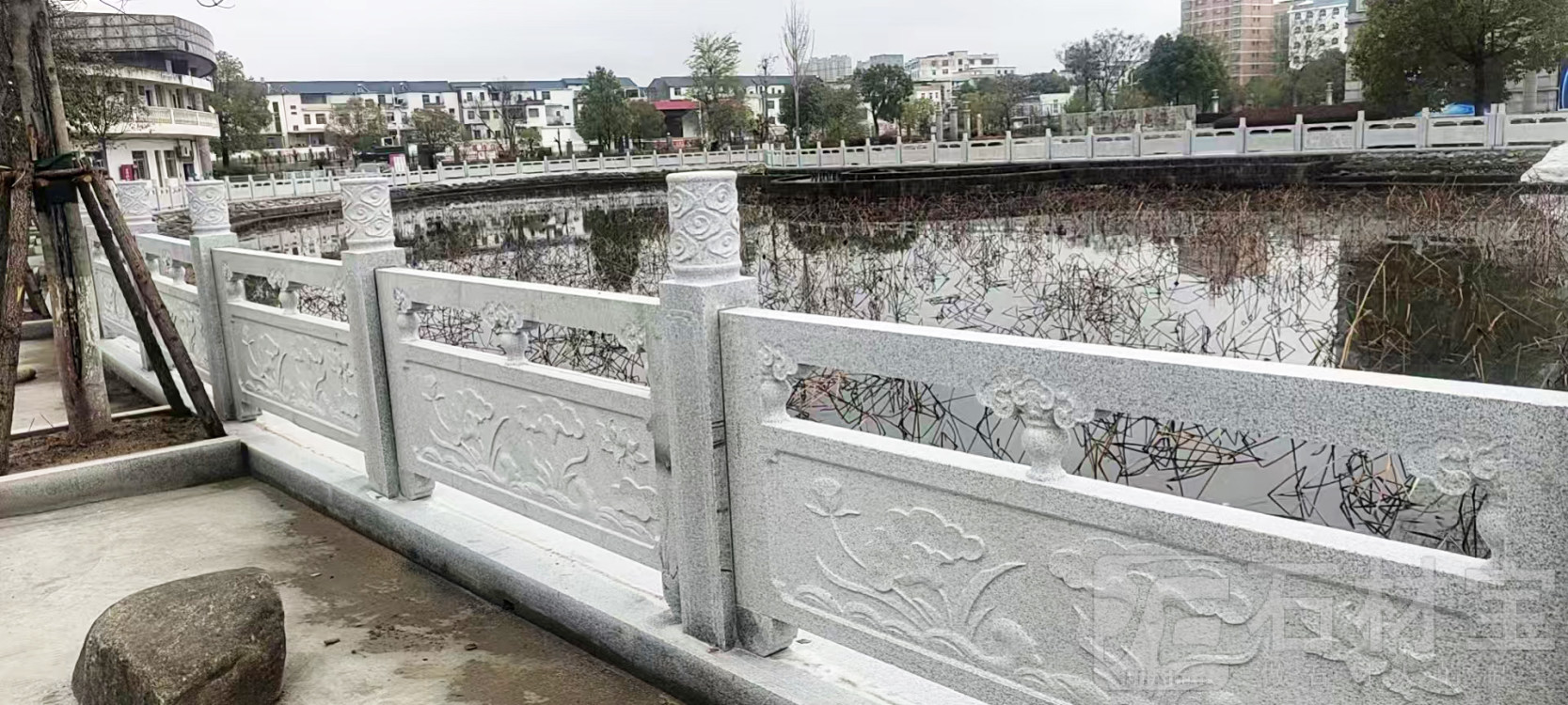 石栏杆