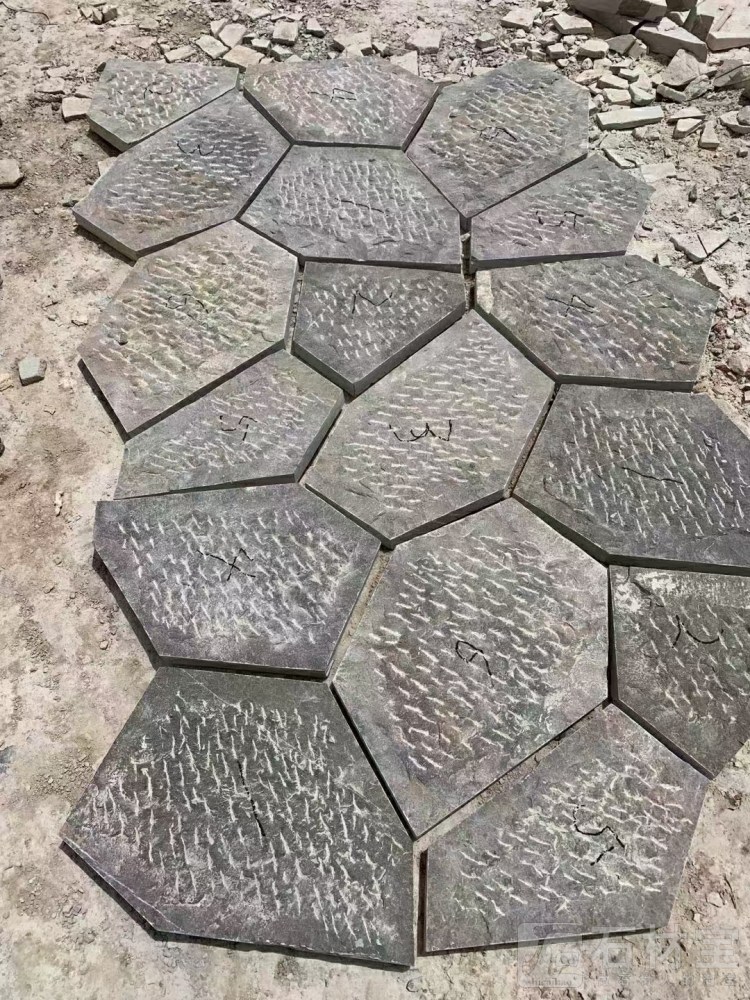 青石地铺石