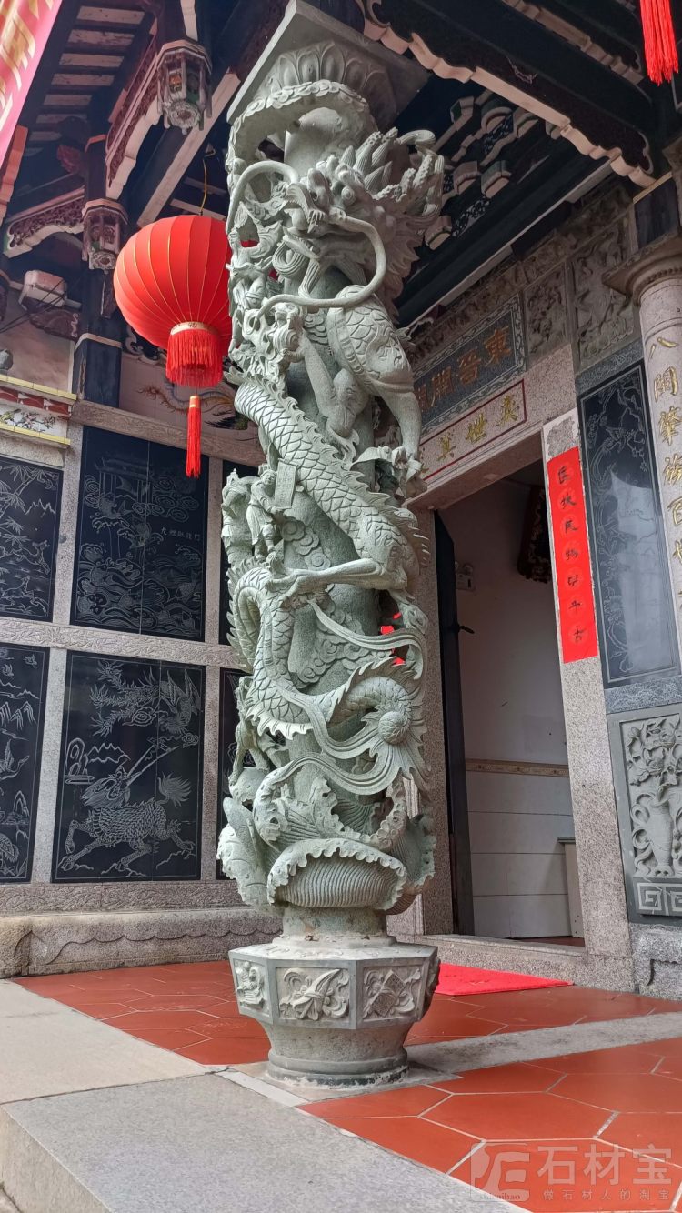 龙纹柱