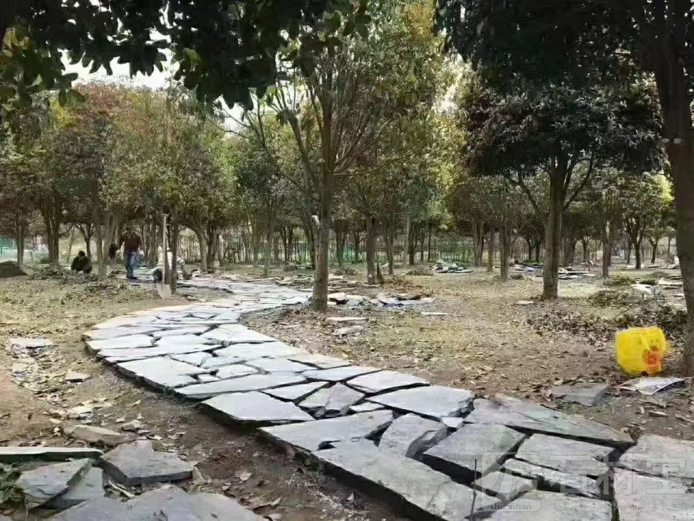 青石碎拼