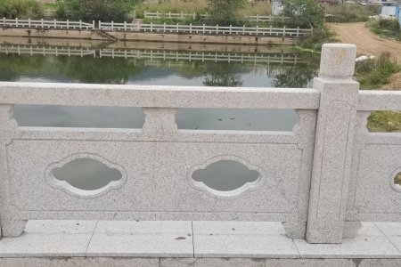 芝麻白栏杆