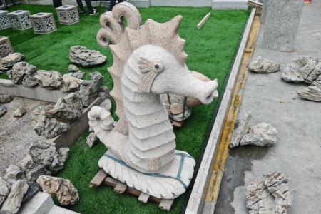 黄锈石石雕海马河马石雕鲤鱼金鱼石雕喷水流水海马喷水鱼石雕流水摆件
