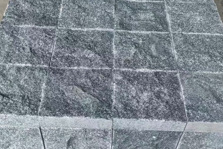 广西芝麻黑小方块