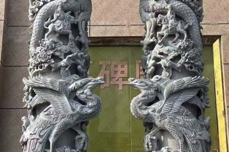 龙纹柱