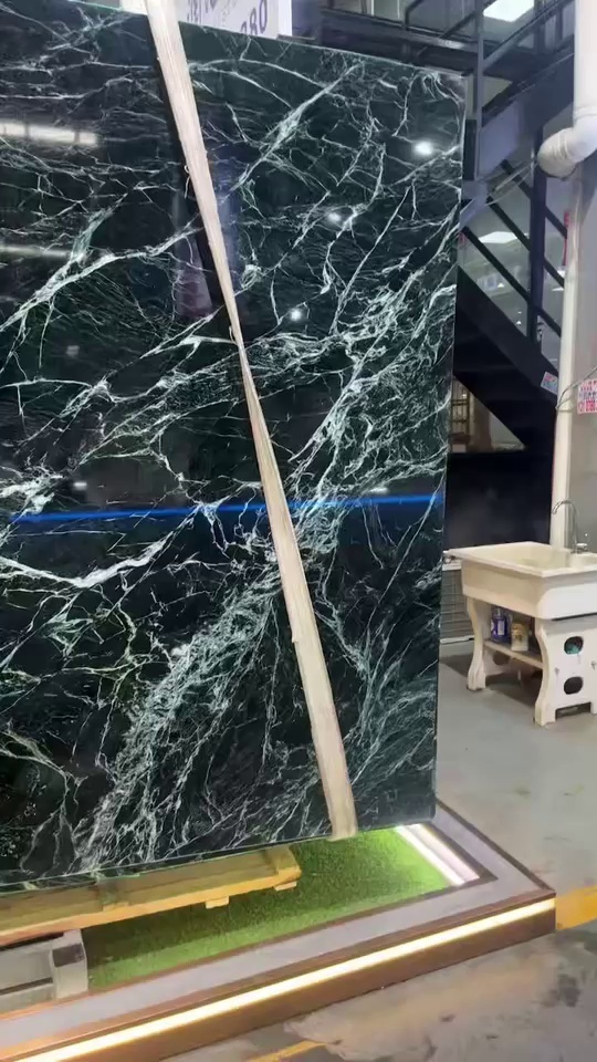 普拉达绿