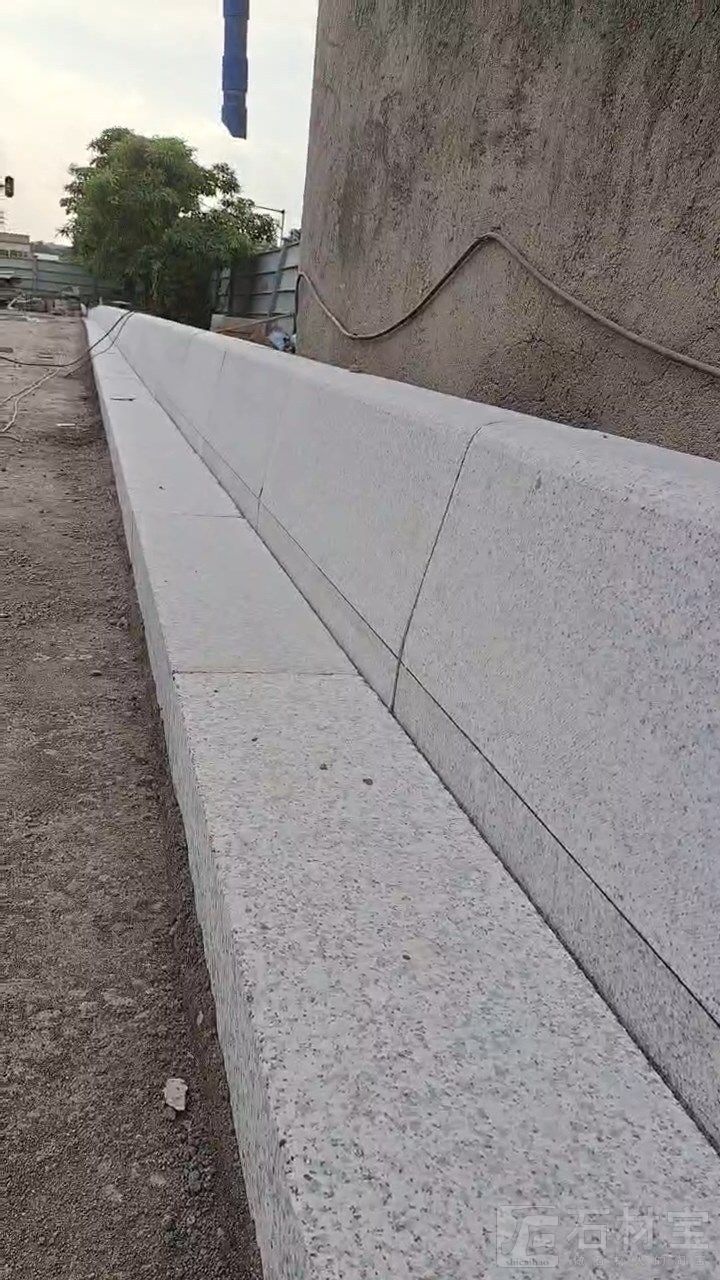 大斜面路沿石