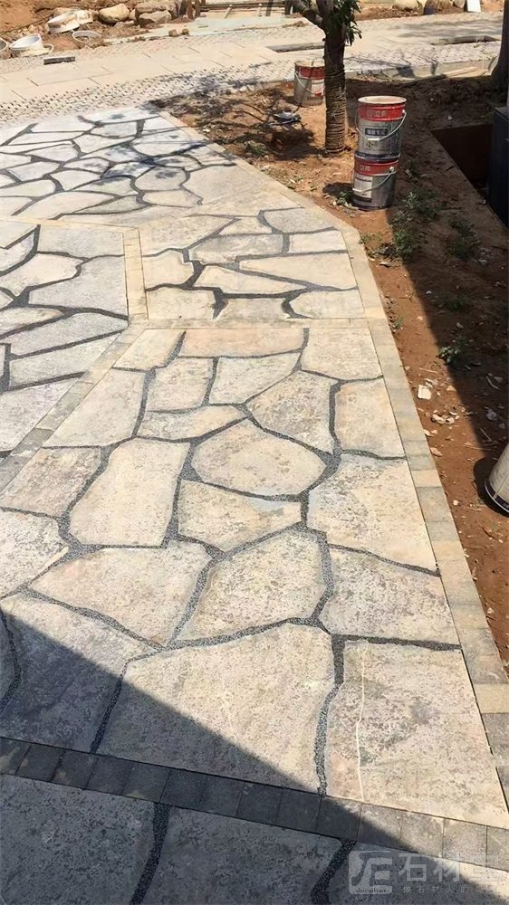 青石碎拼