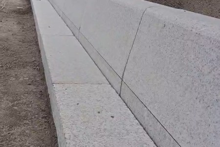 大斜面路沿石