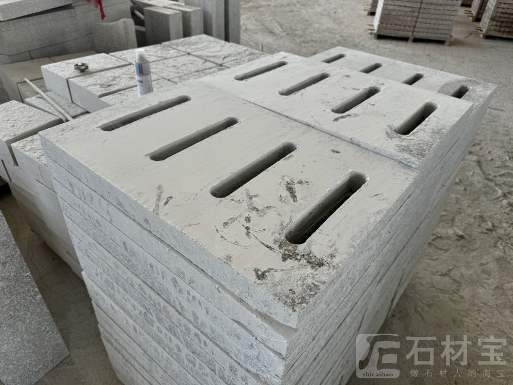金塔灰麻地漏石
