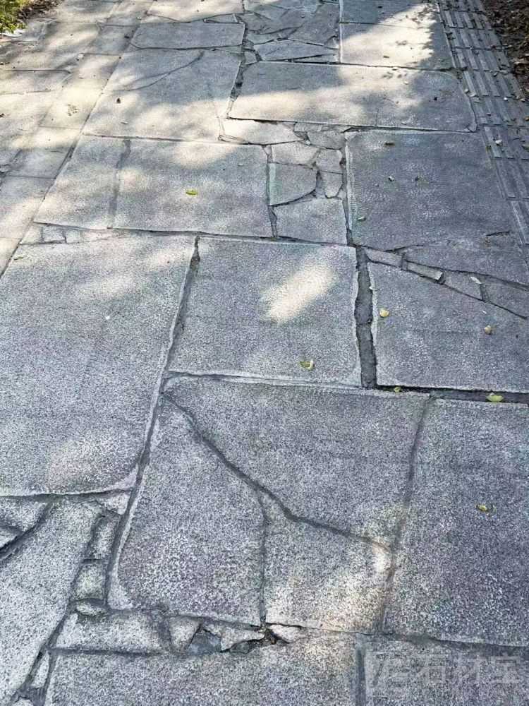 青石碎拼