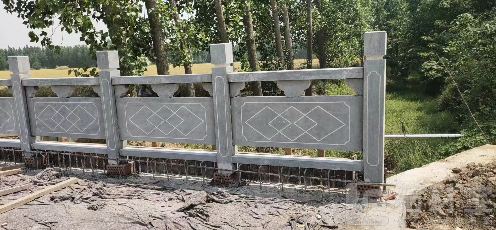 青石栏杆