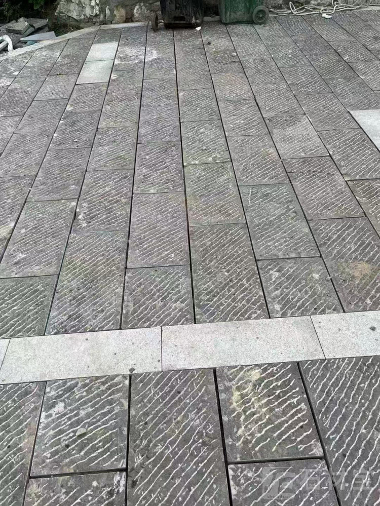 青石錾道面