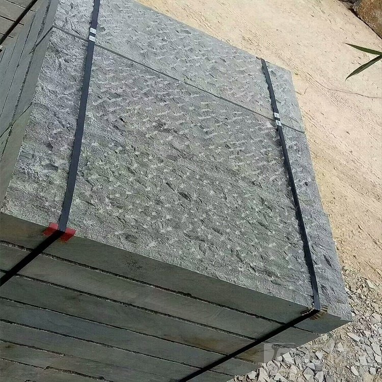 青石菠萝面