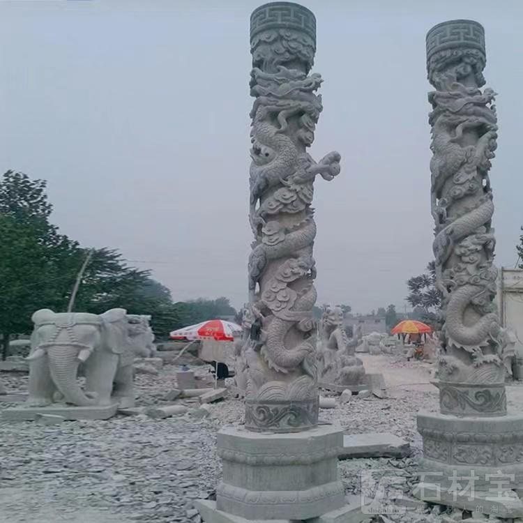 石雕龙柱