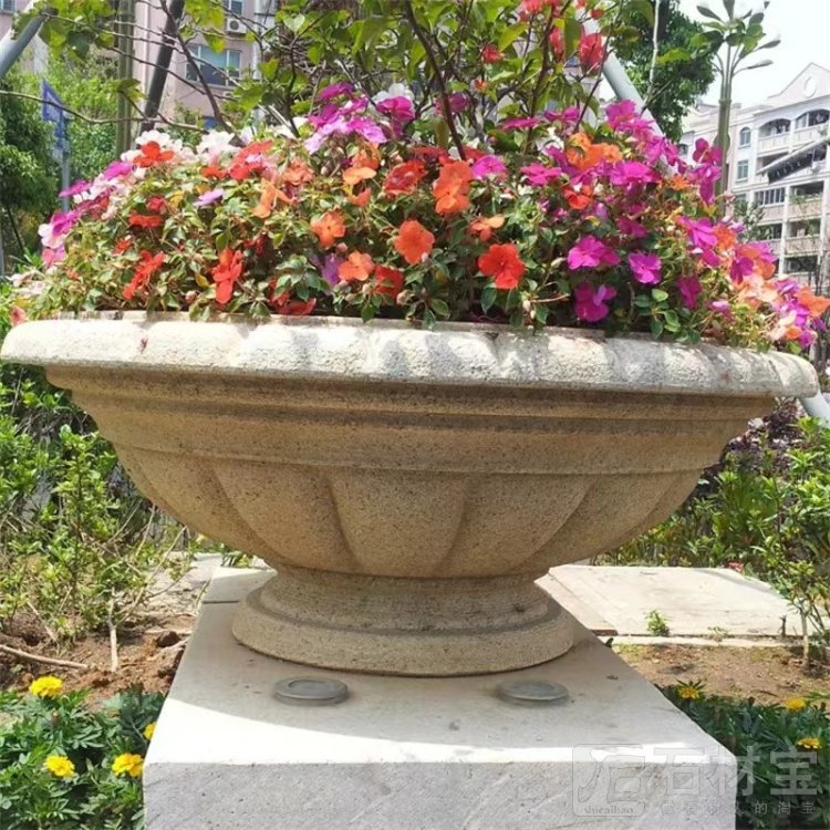 石雕花钵