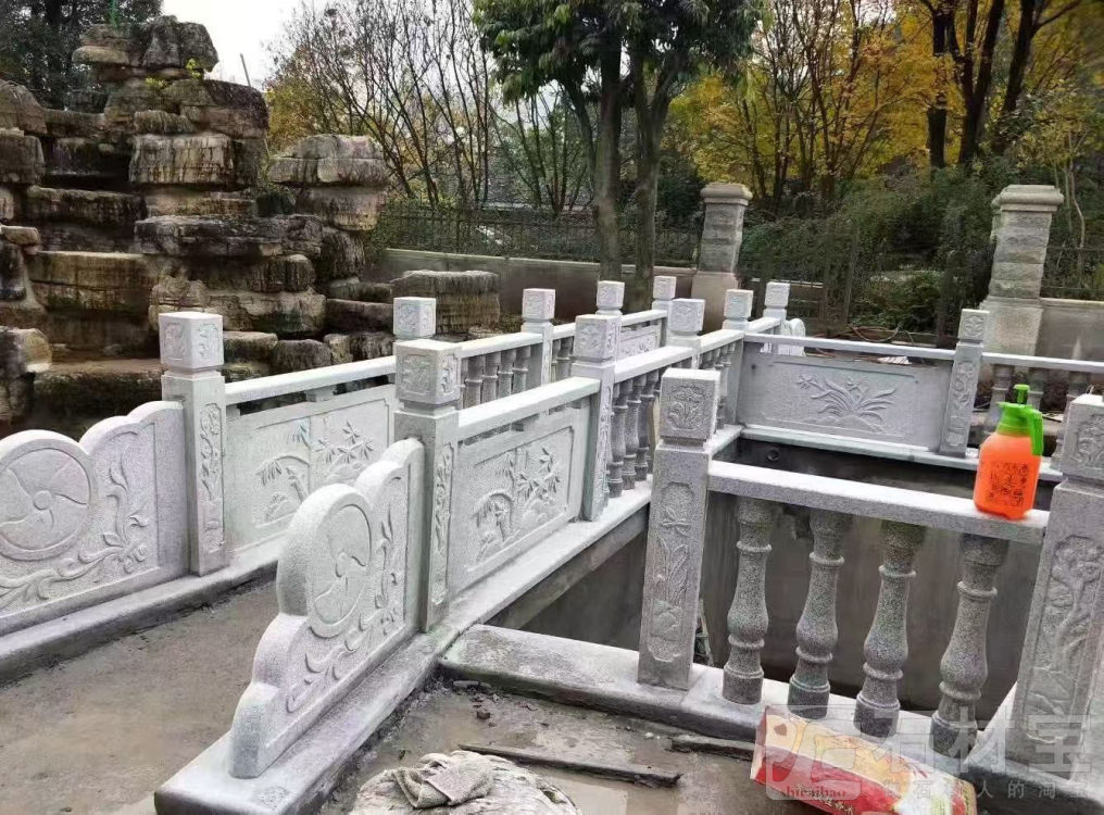 芝麻白栏杆