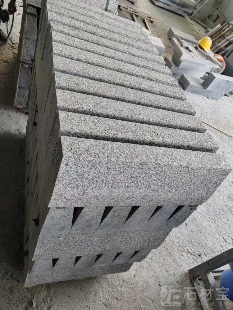 小蓝宝路沿石
