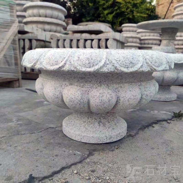 石雕花钵