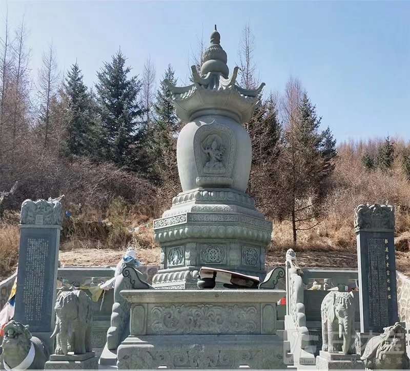石雕佛塔