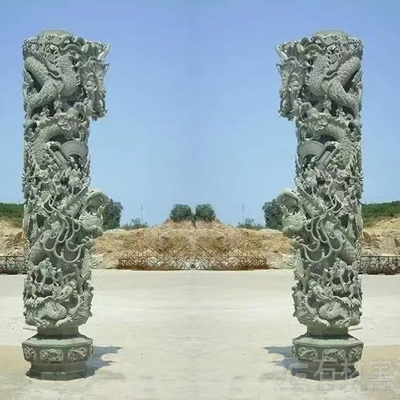 石雕龙柱