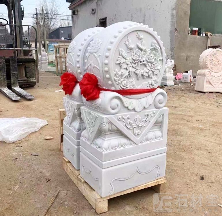 大门口抱鼓