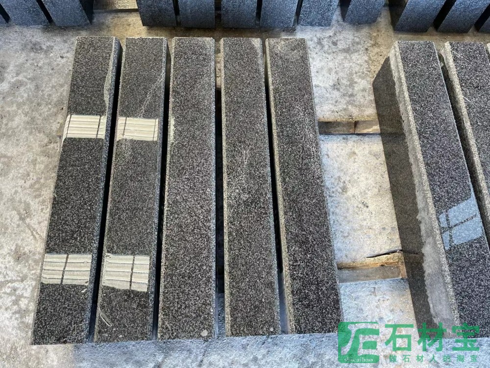 小蓝宝路沿石