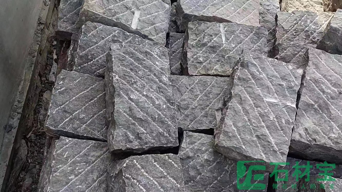 青石风摆柳