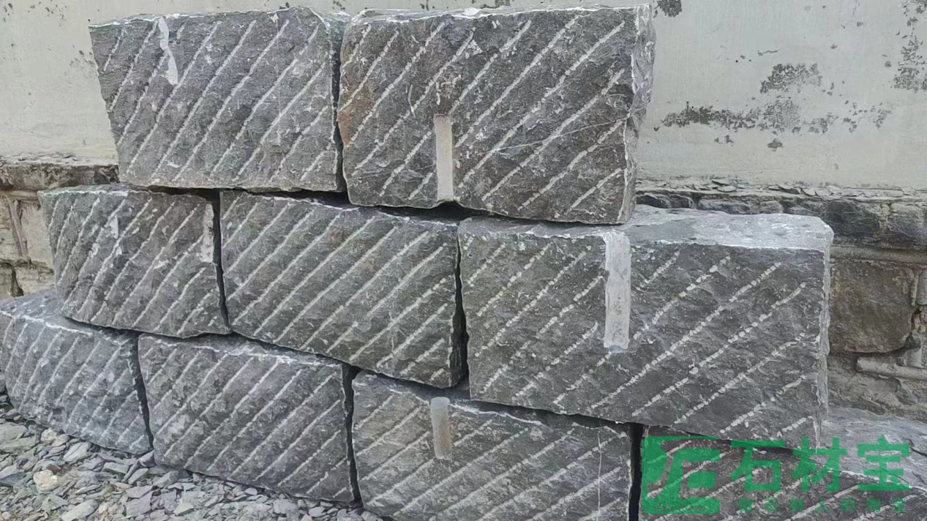 青石风摆柳
