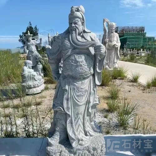 关公石雕像