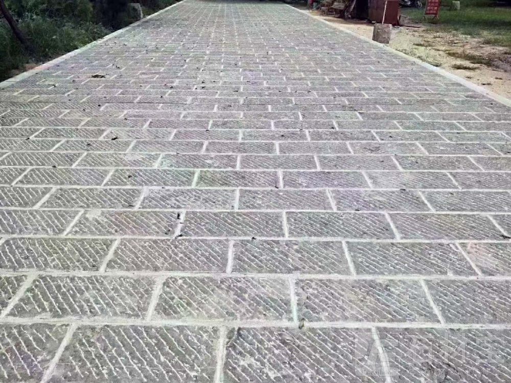 青石錾道面