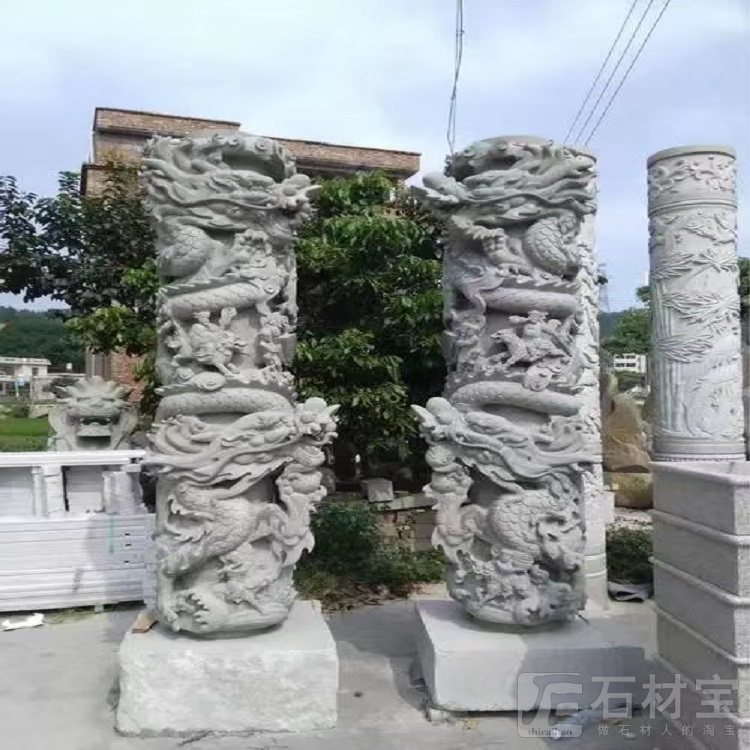 石雕龙柱