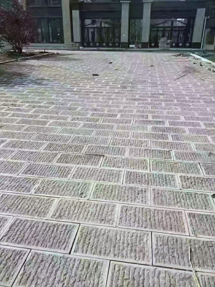 青石錾道面