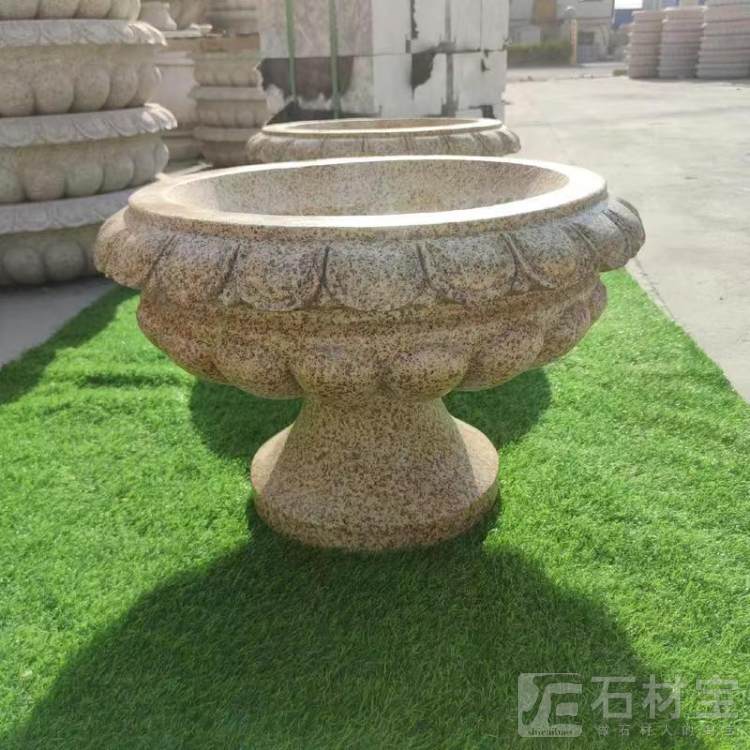 石雕花钵