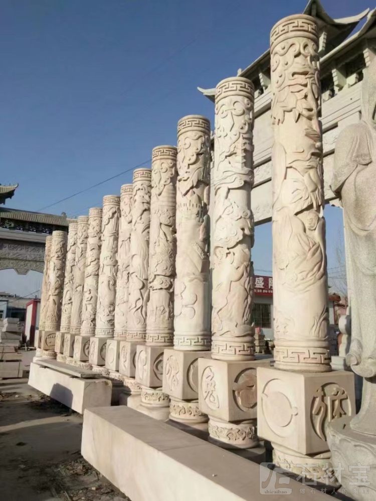 石雕龙柱