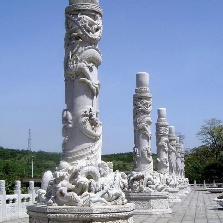 石雕龙柱