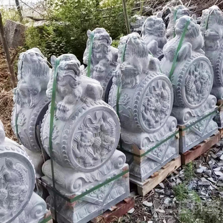 石狮子抱鼓石