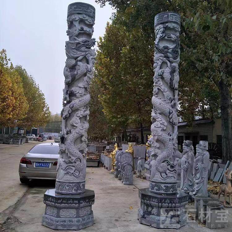 石雕龙柱