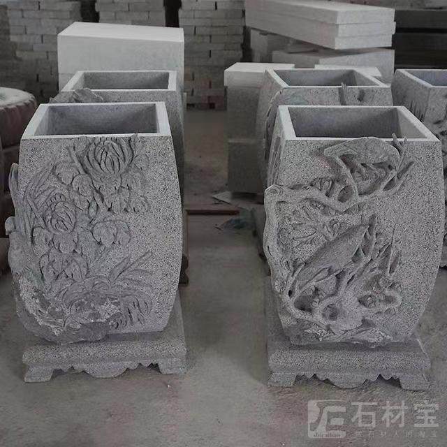 石雕花钵