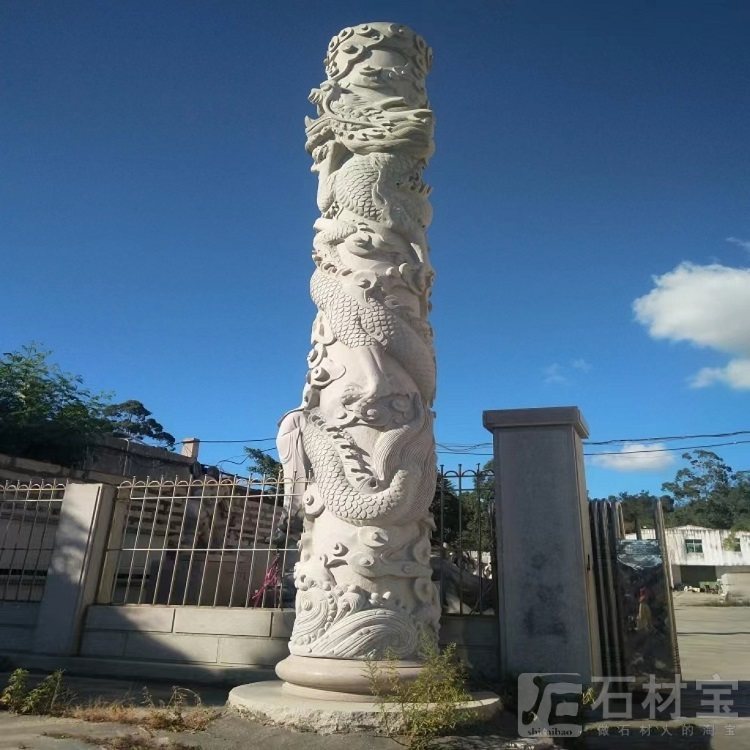 石雕龙柱