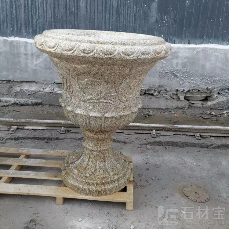 石雕花钵