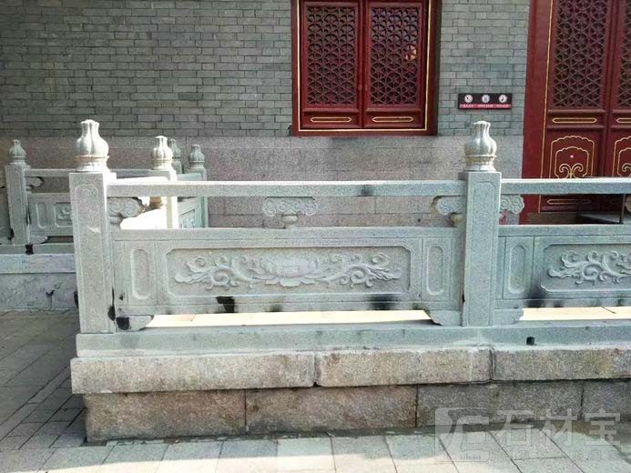 石栏杆