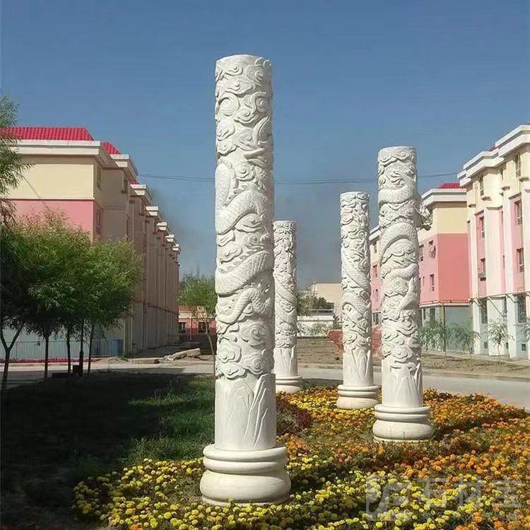 石雕龙柱