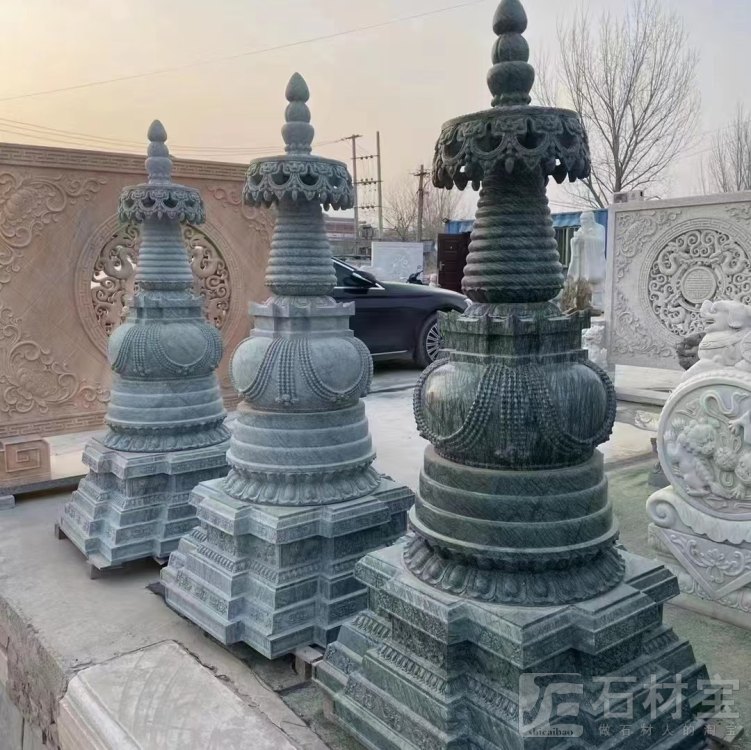 石雕佛塔