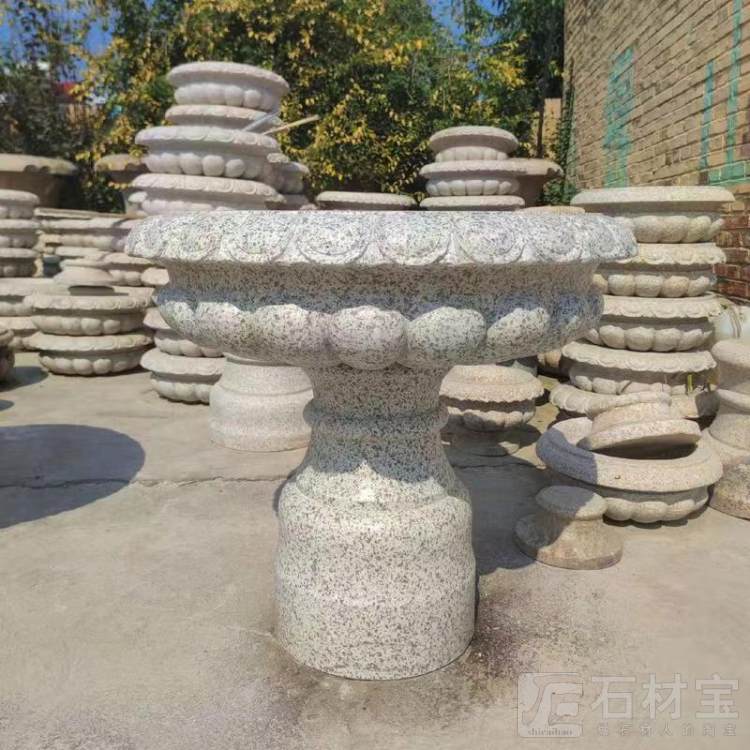 石雕花钵