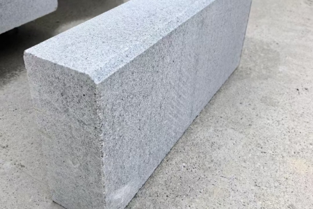 芝麻灰路沿石